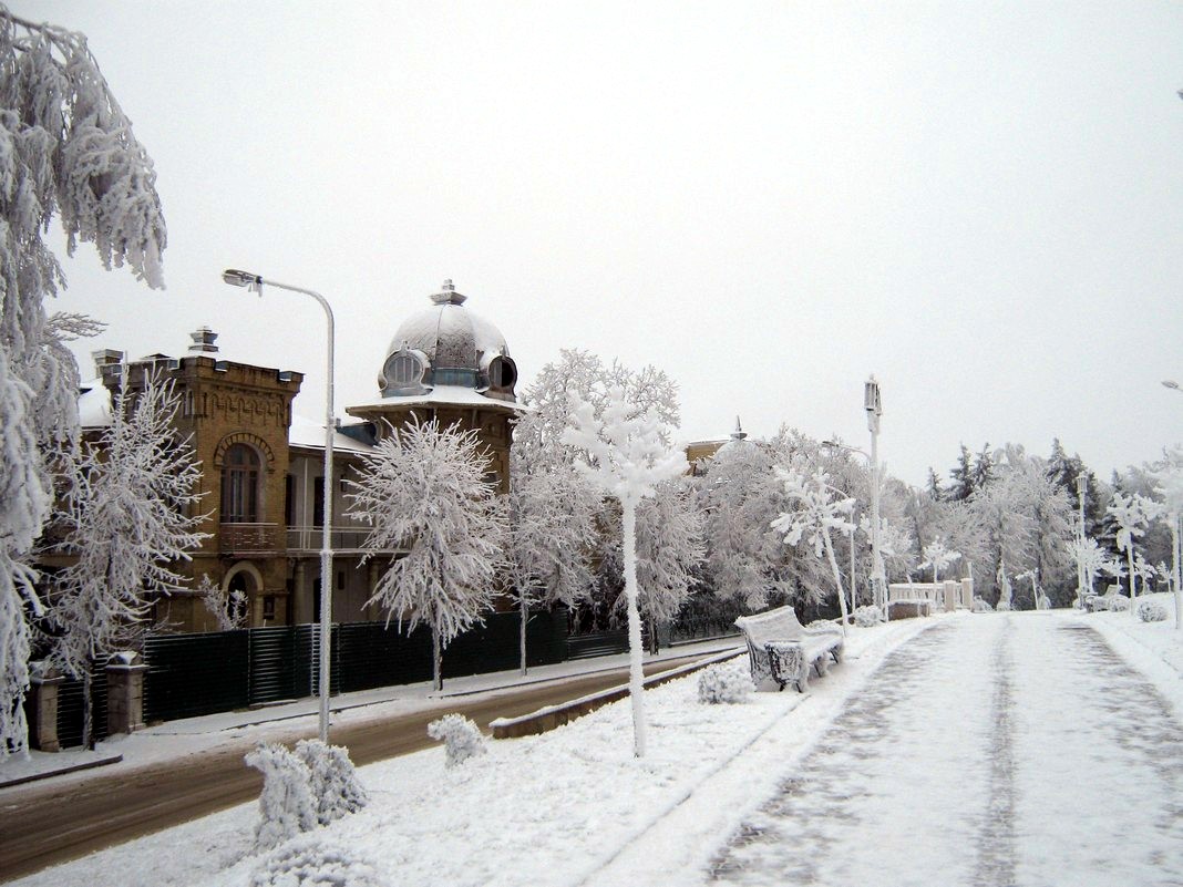 Старые здания на бульваре Гагарина (Пятигорск)